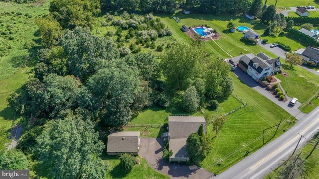 2160 WASSERGASS RD, Hellertown, PA 18055