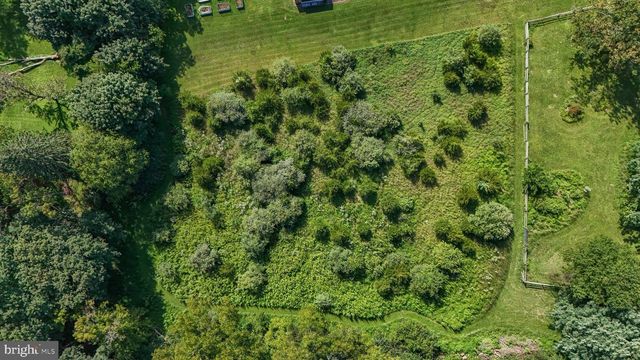 2160 WASSERGASS RD, Hellertown, PA 18055