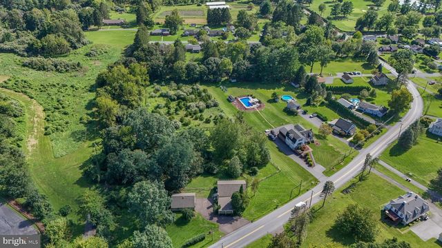 2160 WASSERGASS RD, Hellertown, PA 18055