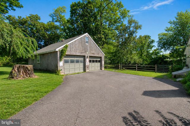2160 WASSERGASS RD, Hellertown, PA 18055