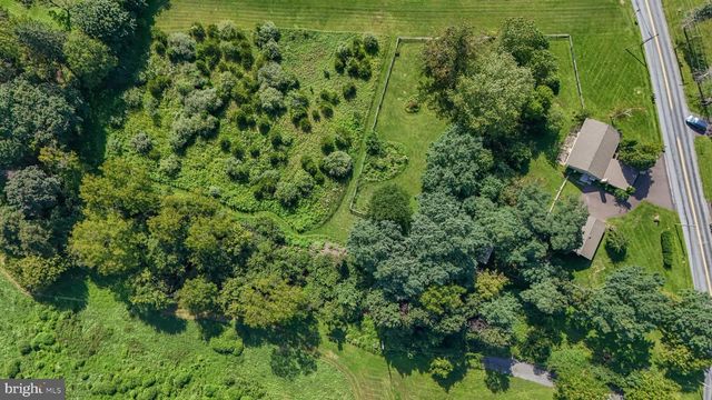 2160 WASSERGASS RD, Hellertown, PA 18055