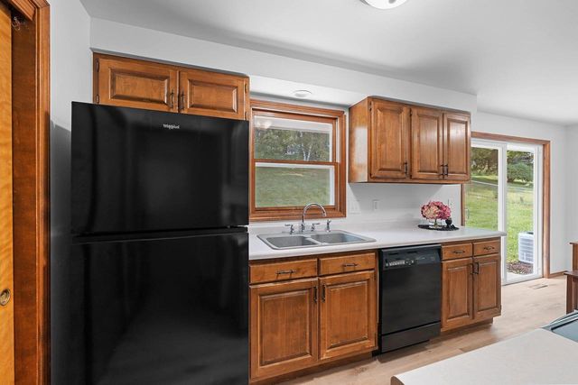 827 HILLCREST HEIGHTS, Green Bay, WI 54313