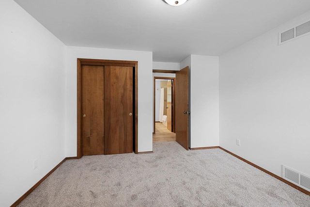 827 HILLCREST HEIGHTS, Green Bay, WI 54313