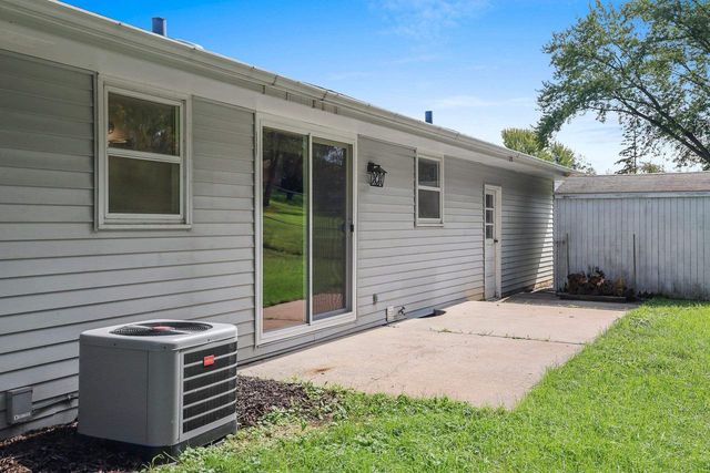 827 HILLCREST HEIGHTS, Green Bay, WI 54313