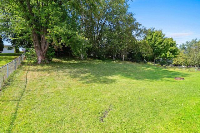 827 HILLCREST HEIGHTS, Green Bay, WI 54313
