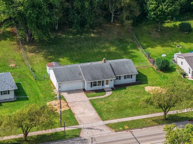 827 HILLCREST HEIGHTS, Green Bay, WI 54313