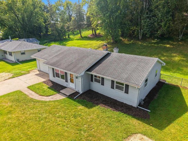 827 HILLCREST HEIGHTS, Green Bay, WI 54313