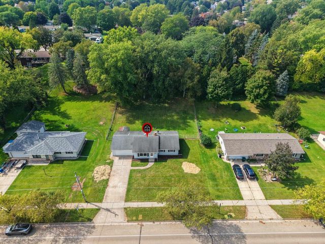 827 HILLCREST HEIGHTS, Green Bay, WI 54313