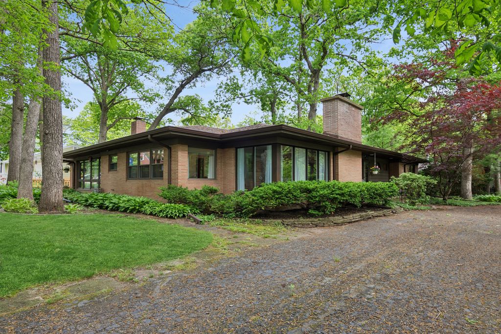1606 Roncevalles Avenue, Rockford, IL 61107