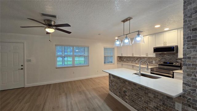 640 N ORANGE AVENUE, Orange City, FL 32763