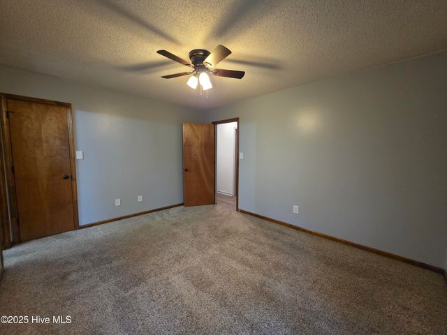 501 Greenleaf Court, Jacksonville, NC 28540