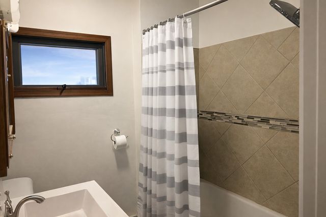 130 S Iowa Avenue, Ladd, IL 61329