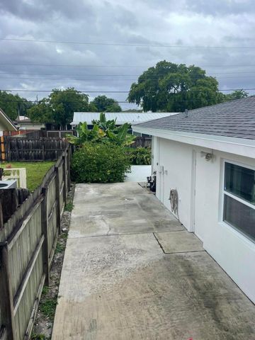 131 Orchard Ridge Lane, Boca Raton, FL 33431