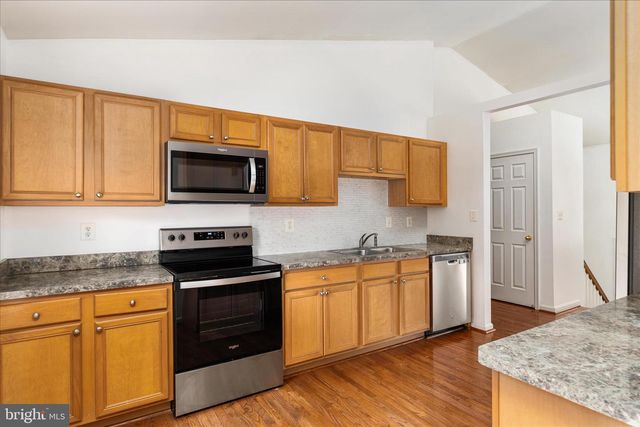 512 FORD CIR, Inwood, WV 25428