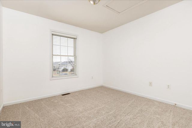 512 FORD CIR, Inwood, WV 25428