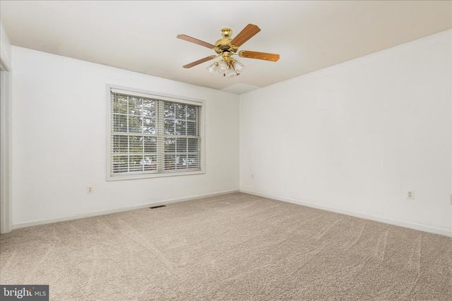 512 FORD CIR, Inwood, WV 25428