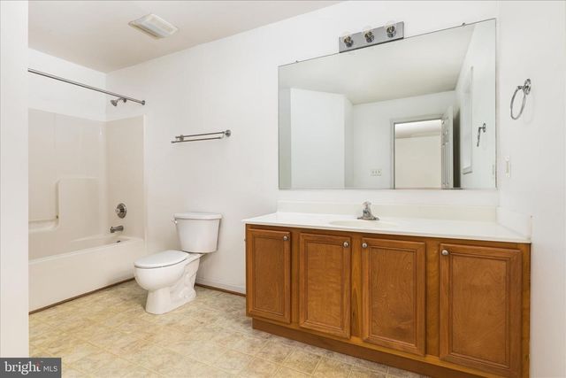 512 FORD CIR, Inwood, WV 25428