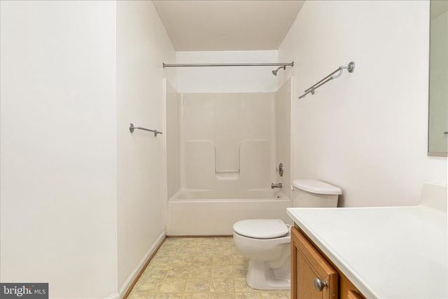 512 FORD CIR, Inwood, WV 25428