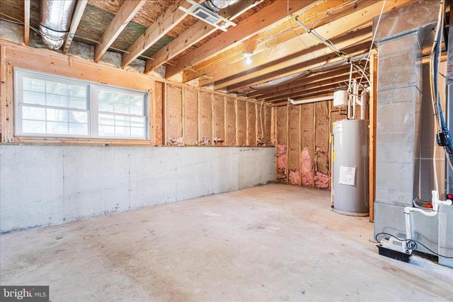 512 FORD CIR, Inwood, WV 25428