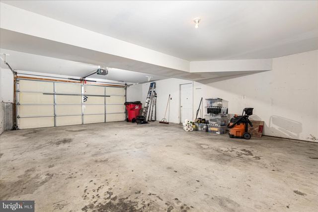 512 FORD CIR, Inwood, WV 25428