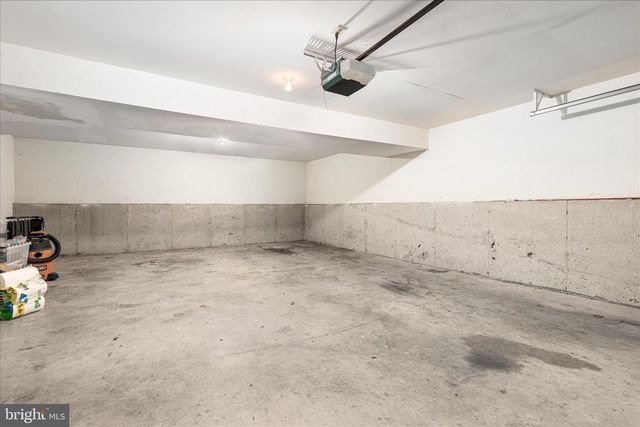 512 FORD CIR, Inwood, WV 25428