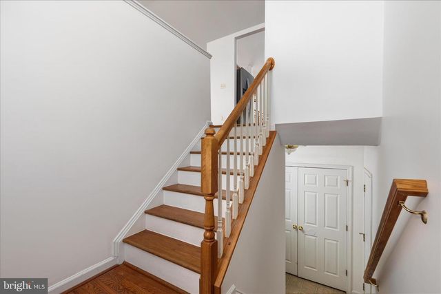 512 FORD CIR, Inwood, WV 25428