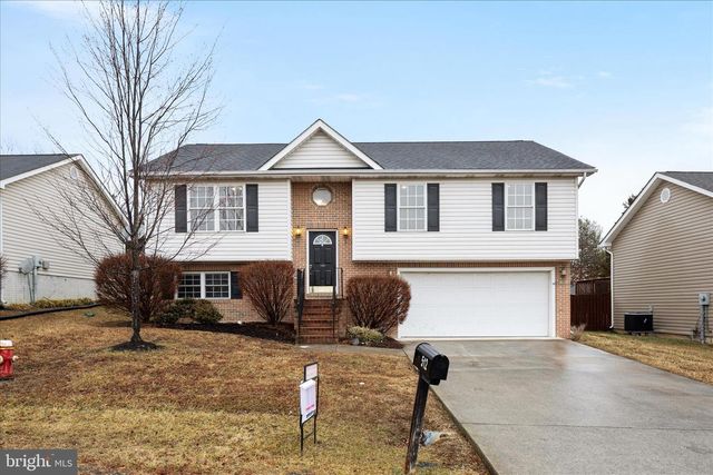 512 FORD CIR, Inwood, WV 25428