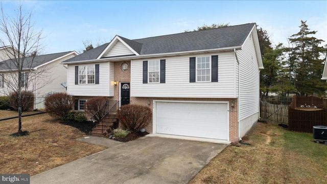 512 FORD CIR, Inwood, WV 25428