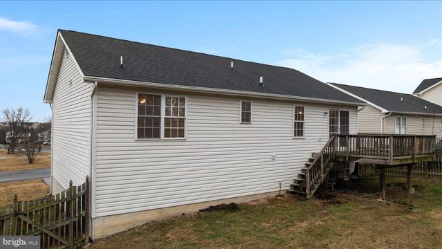 512 FORD CIR, Inwood, WV 25428