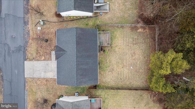 512 FORD CIR, Inwood, WV 25428