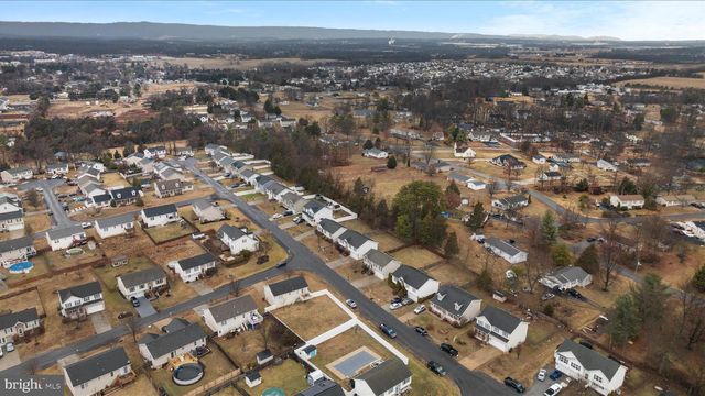 512 FORD CIR, Inwood, WV 25428