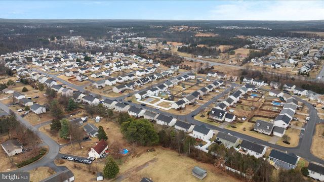 512 FORD CIR, Inwood, WV 25428