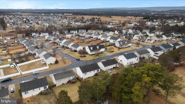 512 FORD CIR, Inwood, WV 25428