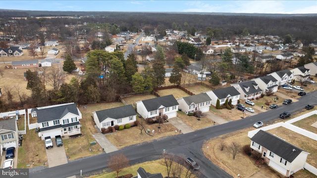 512 FORD CIR, Inwood, WV 25428