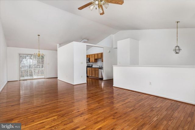 512 FORD CIR, Inwood, WV 25428