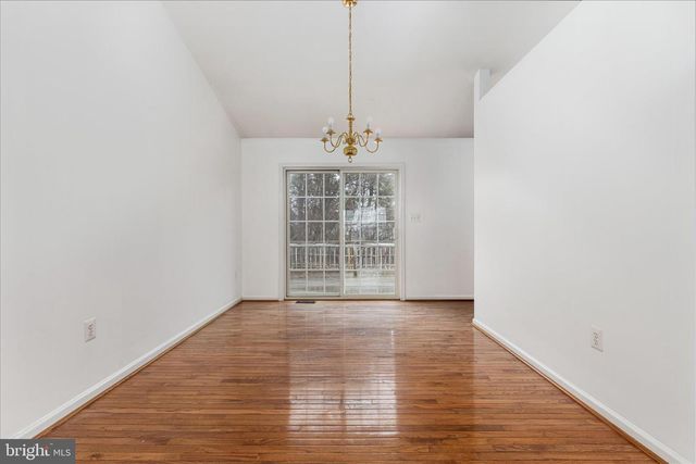 512 FORD CIR, Inwood, WV 25428