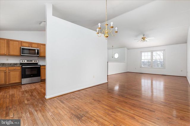 512 FORD CIR, Inwood, WV 25428