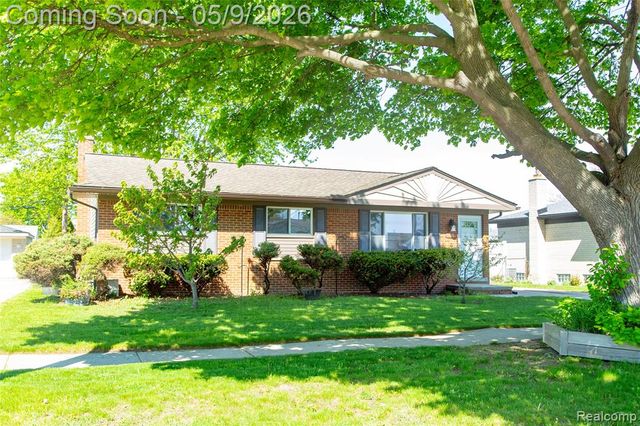 33301 Janet, Fraser, MI 48026