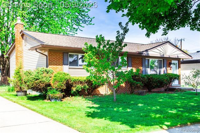 33301 Janet, Fraser, MI 48026