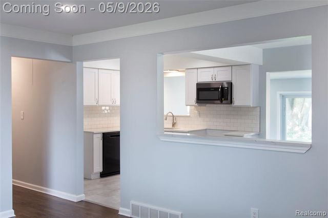 33301 Janet, Fraser, MI 48026