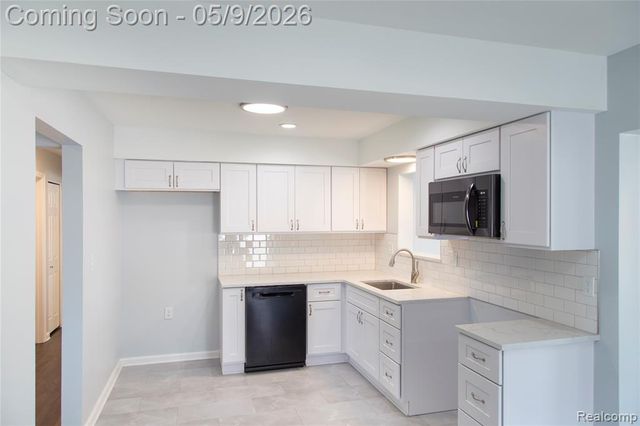 33301 Janet, Fraser, MI 48026