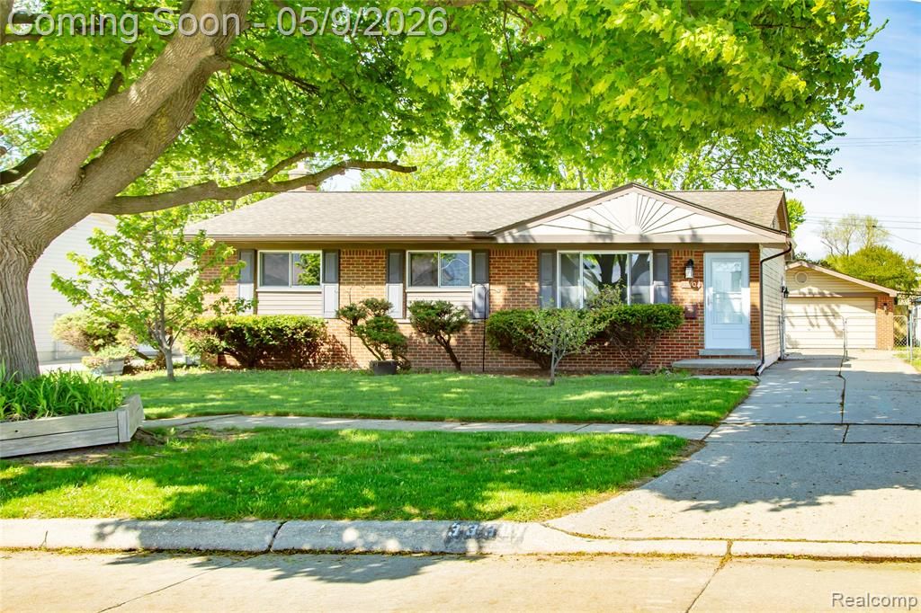33301 Janet, Fraser, MI 48026