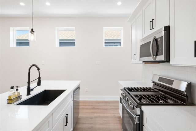 921 East 38th Street, Houston, TX 77022