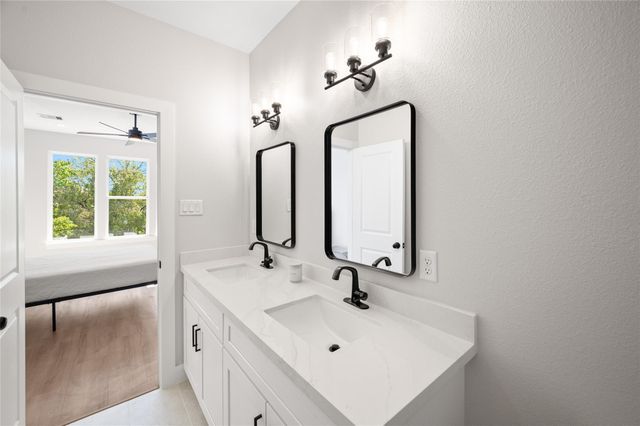 921 East 38th Street, Houston, TX 77022