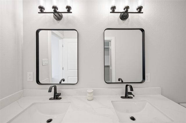 921 East 38th Street, Houston, TX 77022