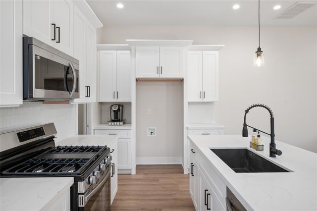 921 East 38th Street, Houston, TX 77022