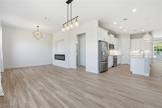 3479 Ocean Bluff CT, Naples, FL 34120