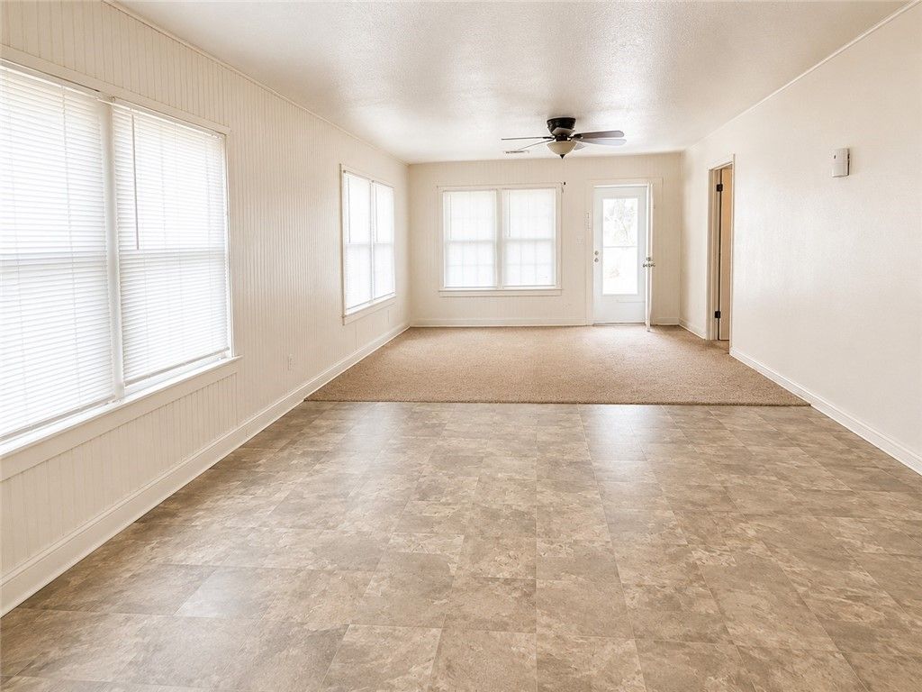 645 W Yoakum Ave, Aransas Pass, TX 78336 — photo 2