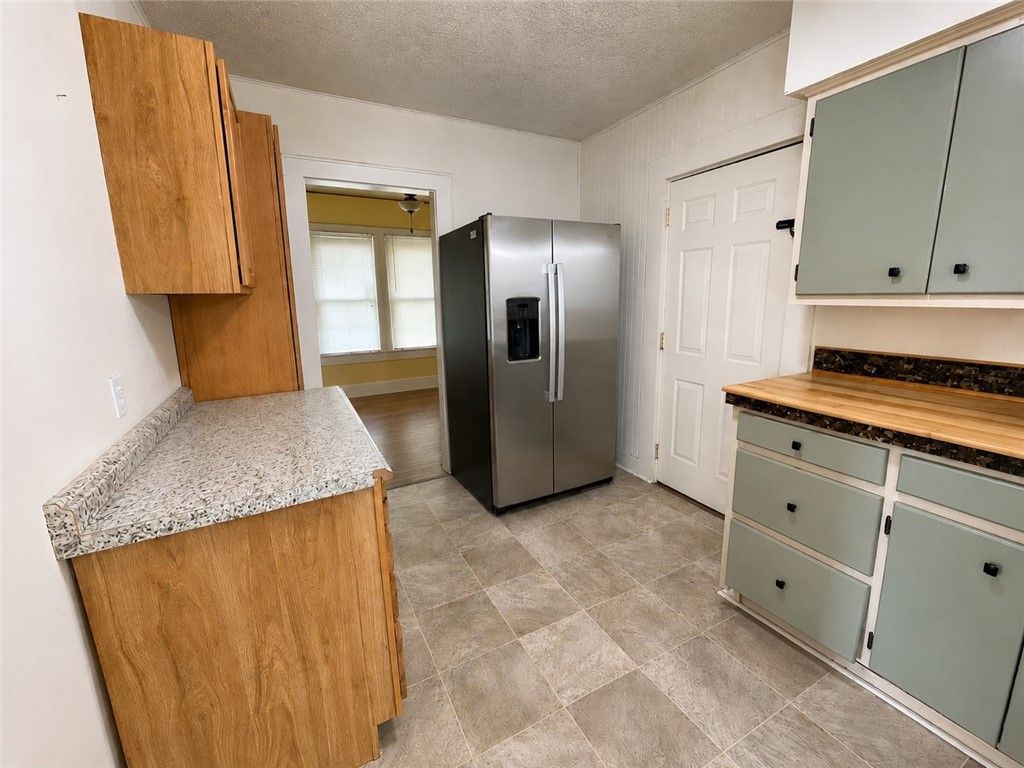 645 W Yoakum Ave, Aransas Pass, TX 78336 — photo 4