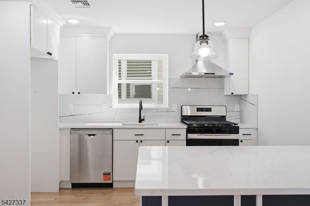 307 Chilton St, Elizabeth City, NJ 07208
